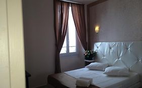 Arcotel Cannes 4 Minutes Du Palais Des Festivals - New Management New Team - Old Revievv